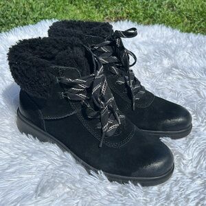 UGG Black Harrison Cozy Lace Up Ankle Boots with Chunky Sole Size 8